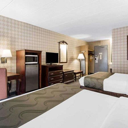 Quality Inn West Springfield Kültér fotó