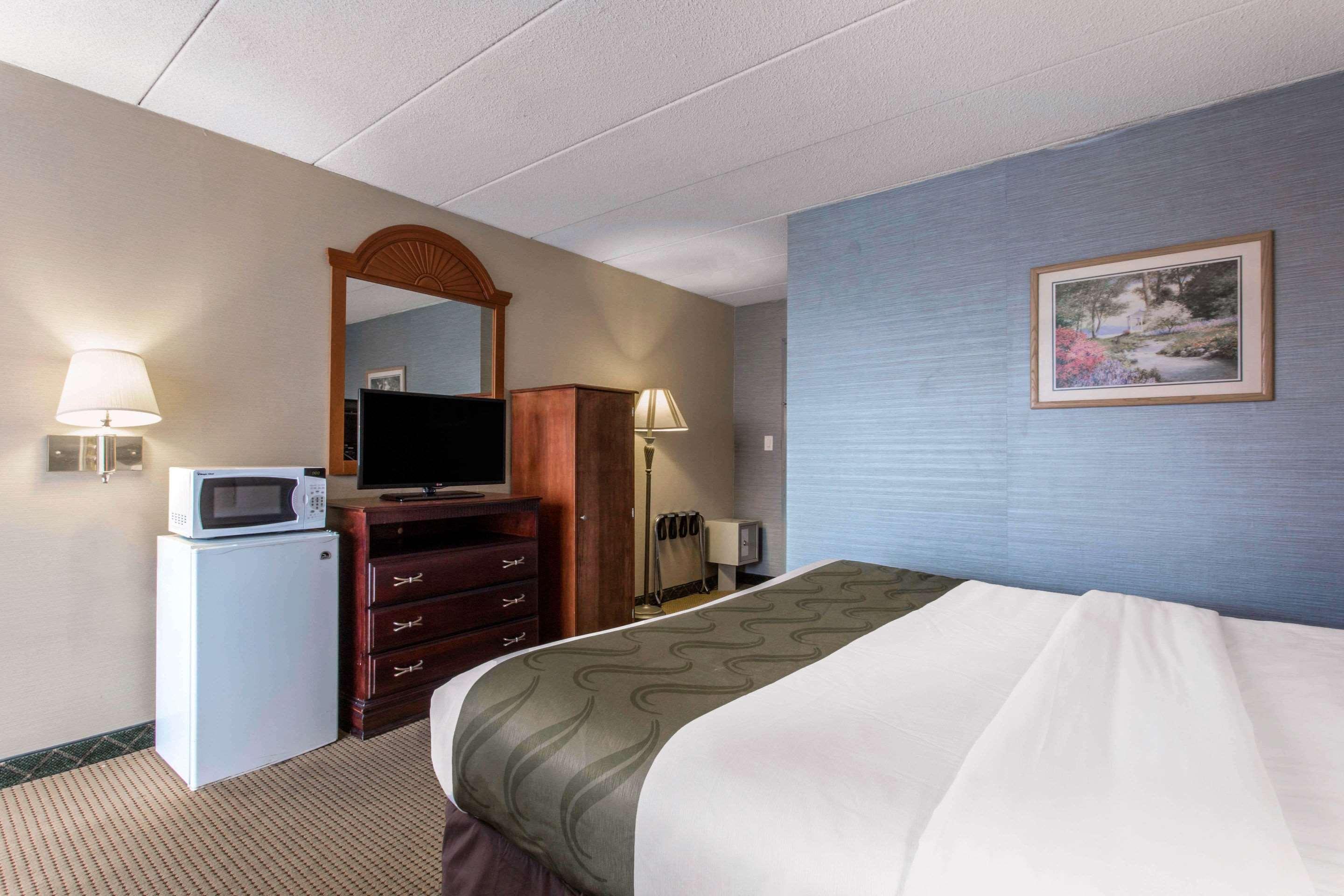 Quality Inn West Springfield Kültér fotó