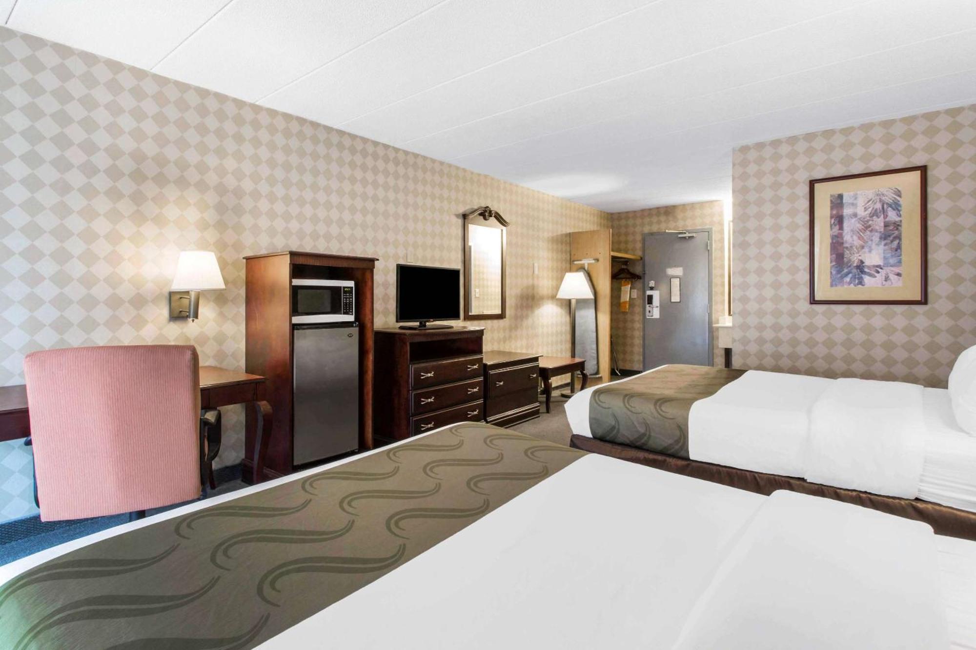 Quality Inn West Springfield Kültér fotó
